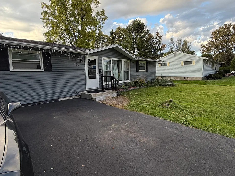 105 Viking Pl