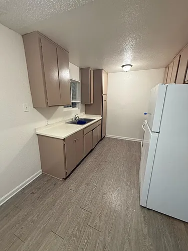 840 Grand Ave #4 Photo 1