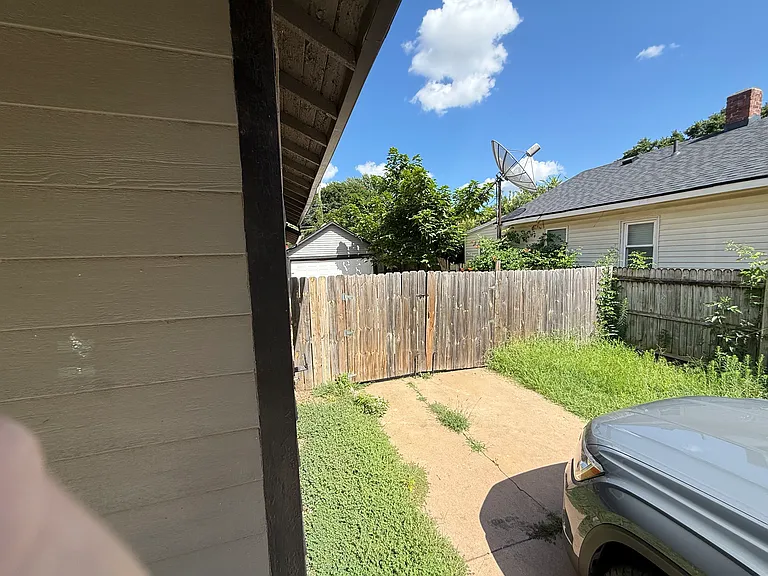 1826 N Jackson Ave — Photo 5