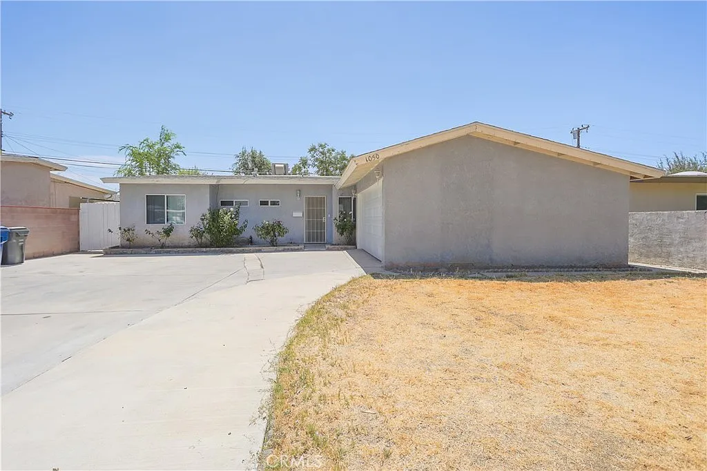 3 bed, 1167 sqft, $2,446 — Photo 2