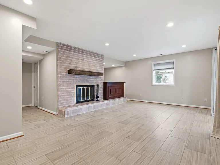 2521 Shanandale Dr — Photo 34