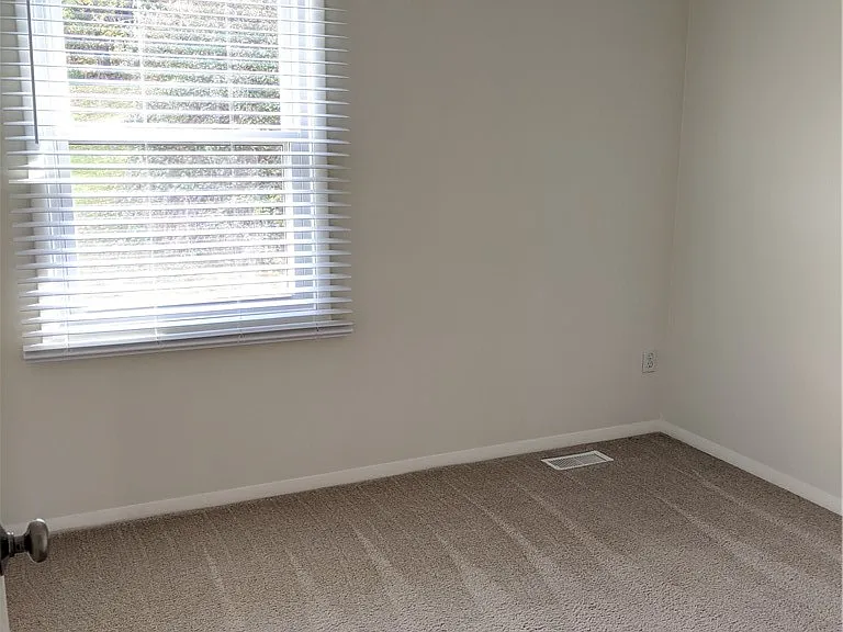 109 Scott Ln — Photo 7