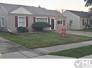 26596 Kathy St, Roseville, MI 48066