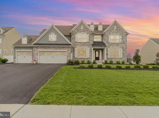 1068 Lititz Bend Dr, Lititz, PA 17543