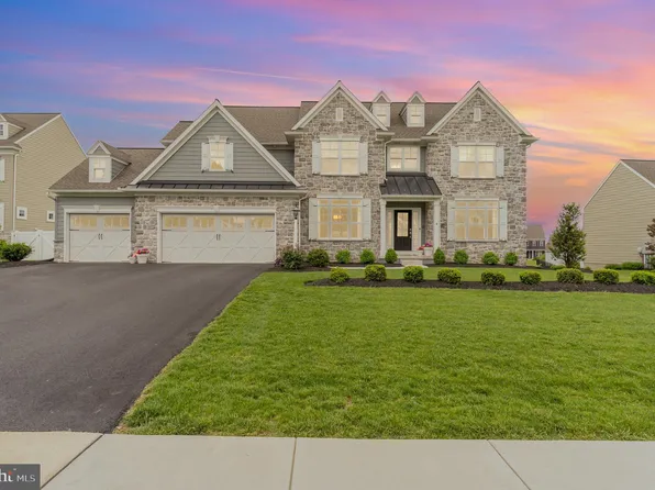 1068 Lititz Bend Dr, Lititz, PA 17543