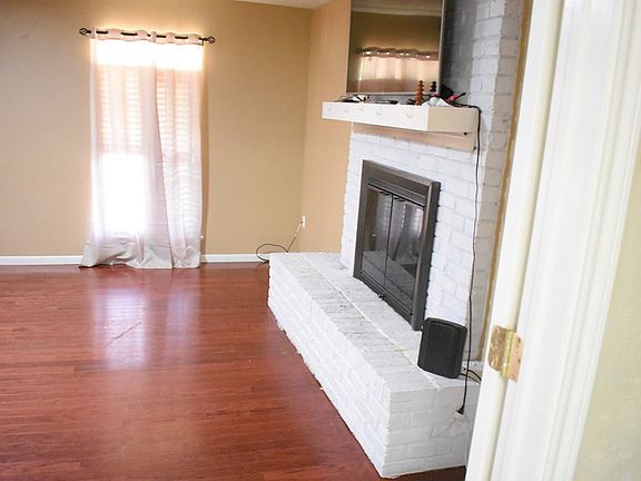 5th image of 3110 Chimney Rock Dr