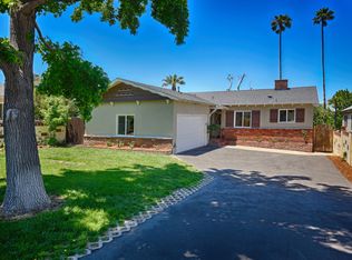 10959 Woodward Ave, Sunland, CA 91040