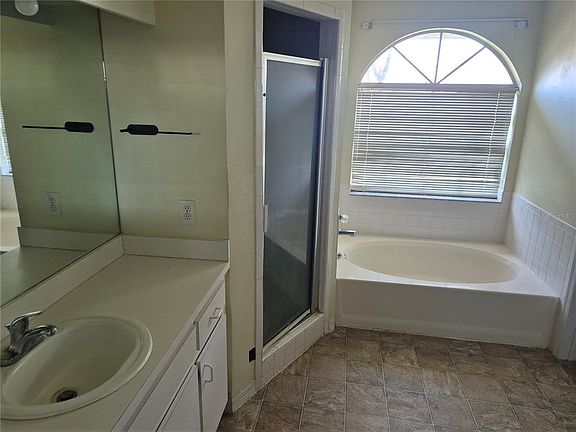 5th image of 23300 DOVER DRIVE