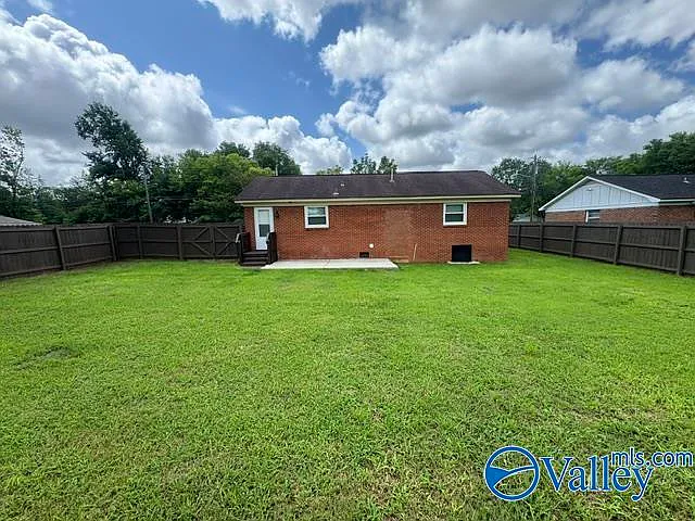2849 Greenside Dr NW — Photo 37