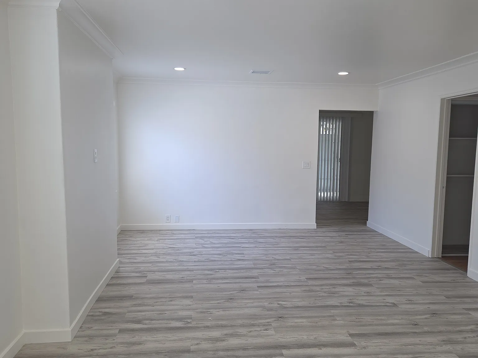 4 bed, 1870 sqft, $4,480 — Photo 3