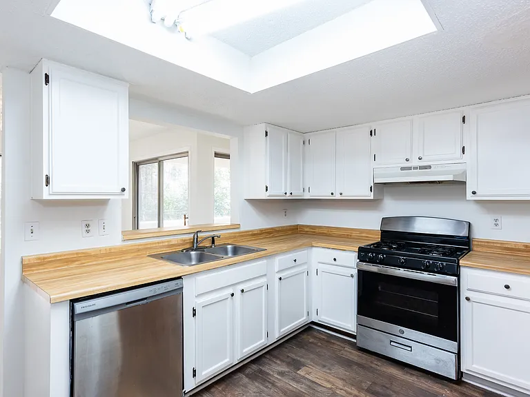 46 Little Silver Ct SE #46 — Photo 13