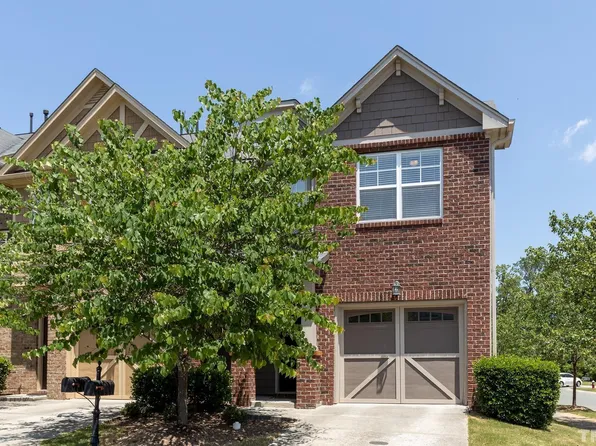 700 Mardonie Reach Ln, Cary, NC 27519