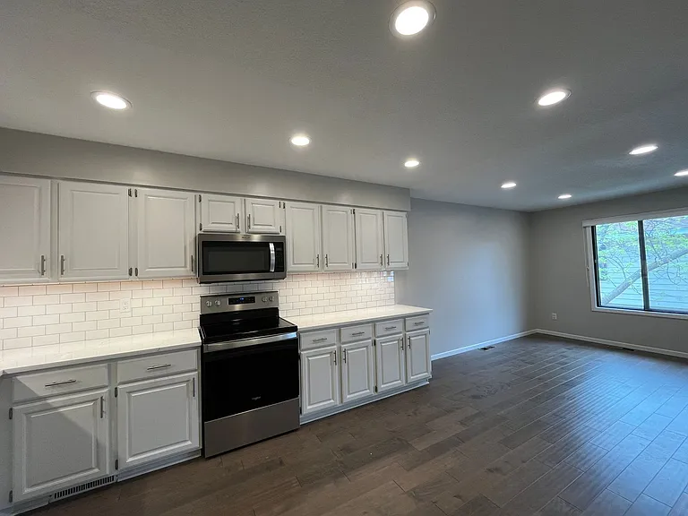 2257 Oregon Ct — Photo 7