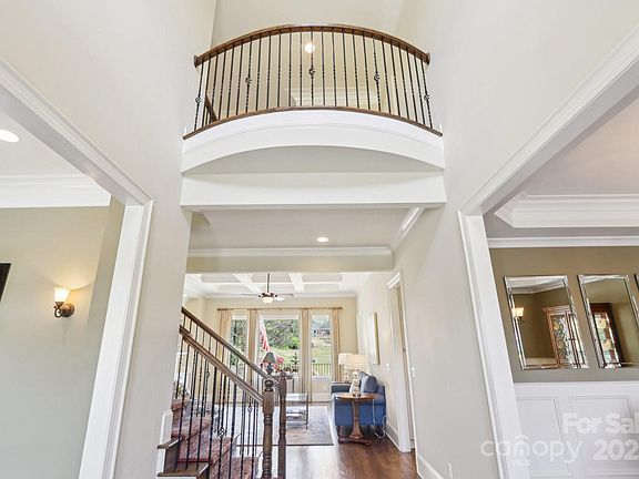 4th image of 1322 Shinnecock Ln
