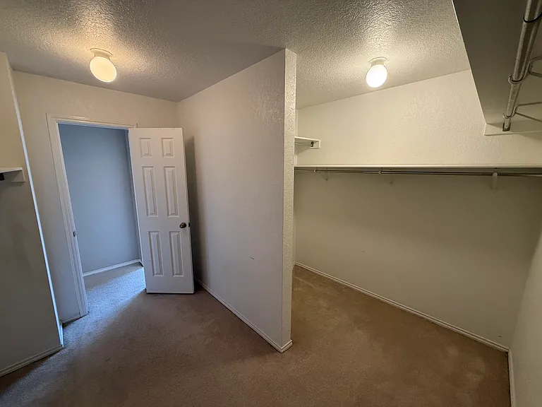 10838 Larson Cavern — Photo 24