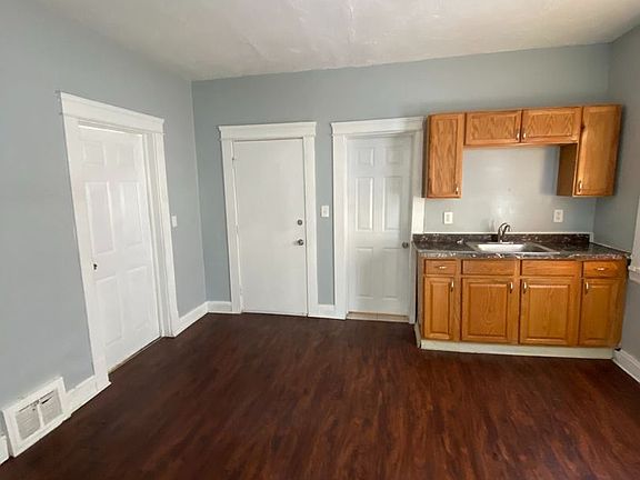 4th image of 10702 Lamontier Ave #1