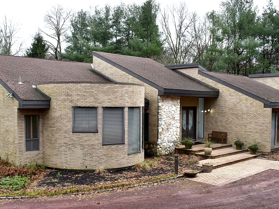 1st image of 6 Serenite Ln