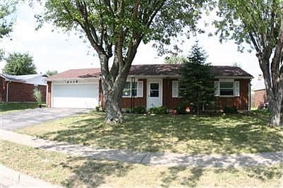 Drive Windows,Roof, Gutters, Water Heater and heat replaced w/in last 3 years