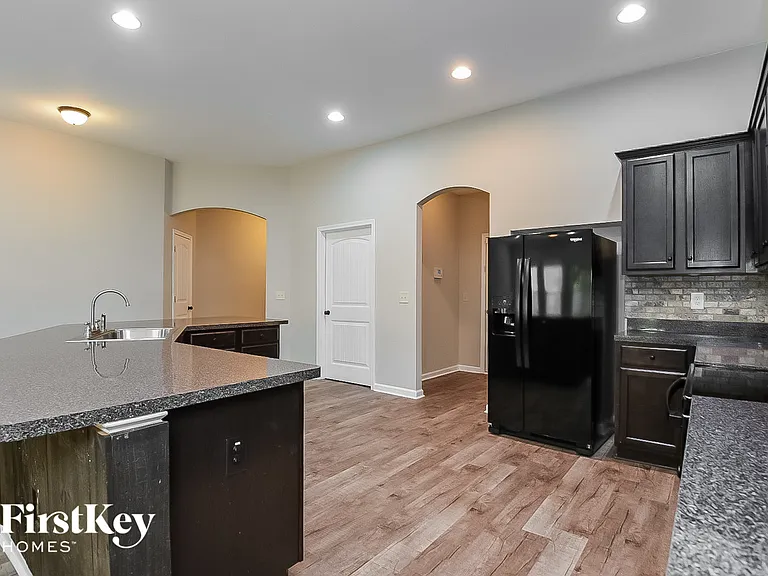 180 Renford Rd — Photo 8