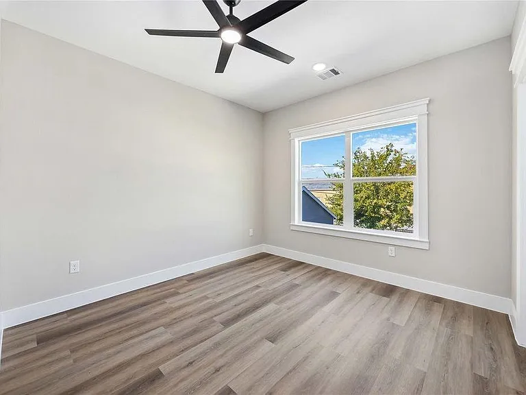 4624 Mayflower St #B — Photo 37
