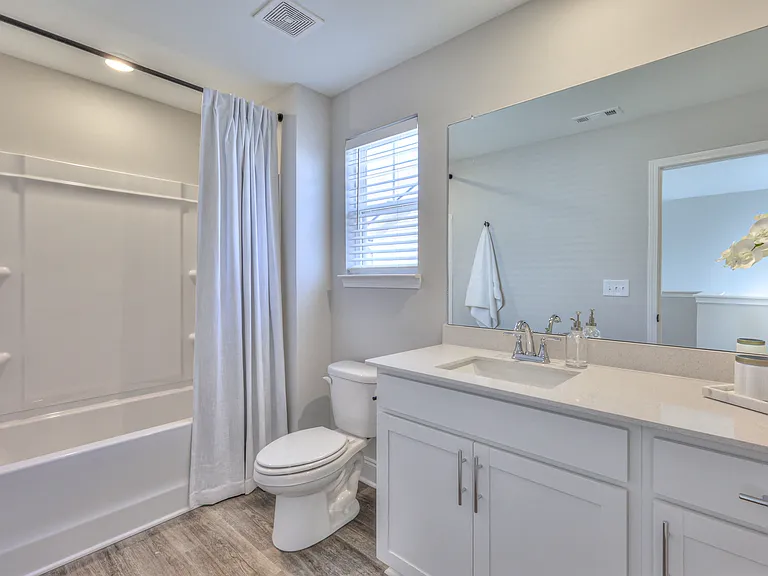 2762 Residences — Photo 44