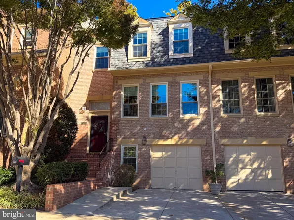 1423 McLean Mews Ct, McLean, VA 22101