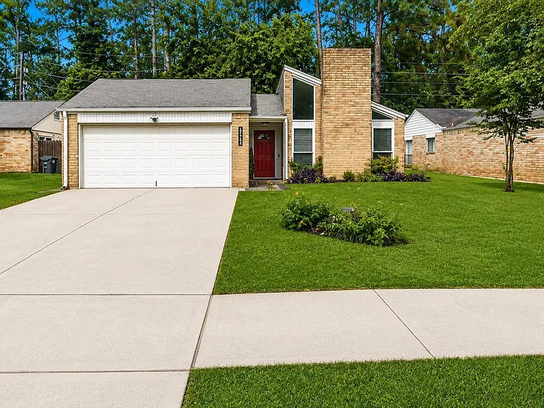 17734 Seven Pines Dr — Photo 1