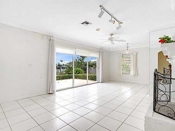 5th image of 2034 Melody Ln