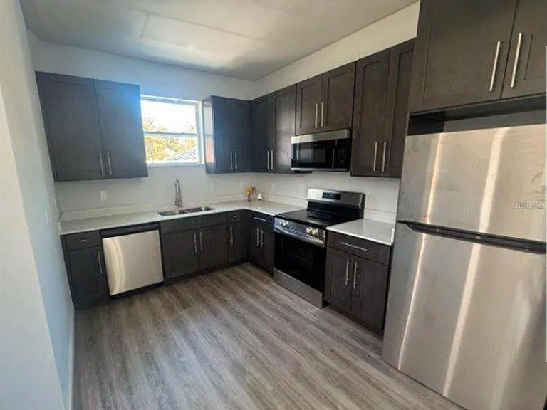 1043 N New York Ave — Photo 2