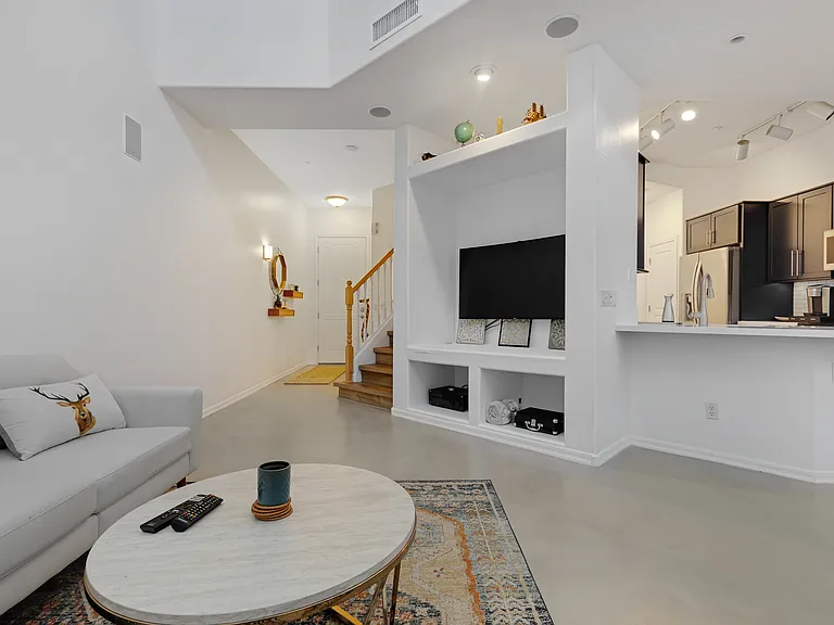 4832 N Woodmere Fairway #C104 — Photo 5