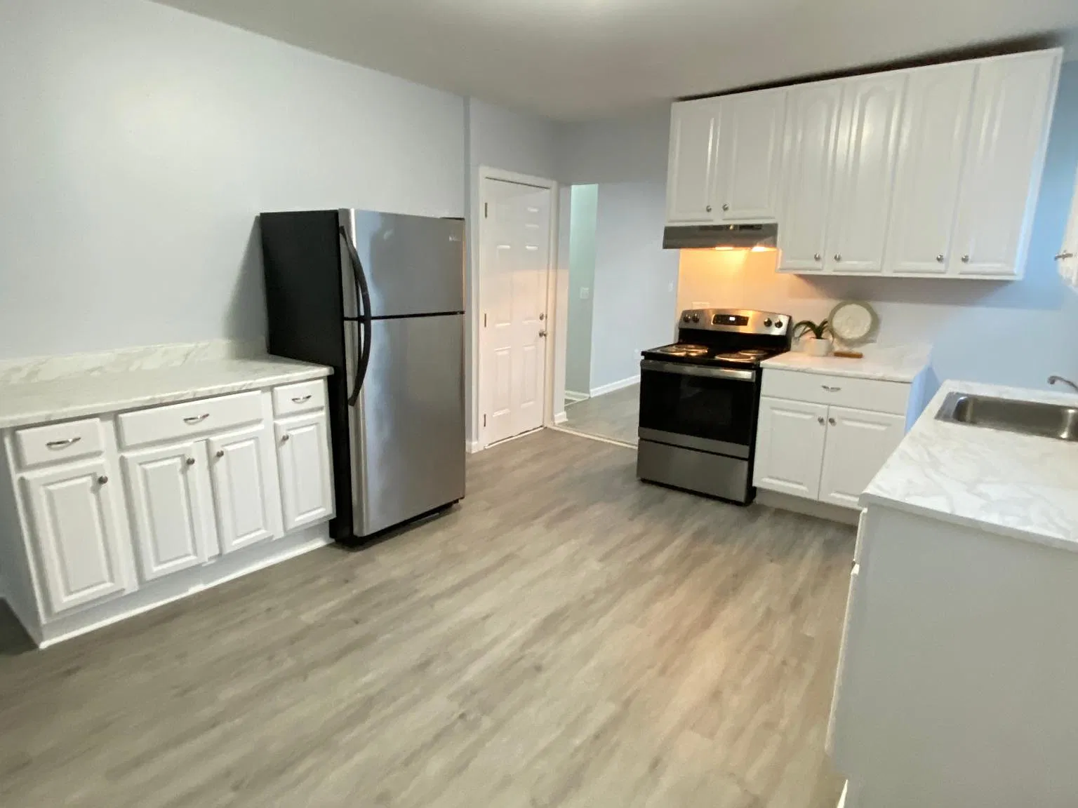 3 bed, 1500 sqft, $1,900 — Photo 4