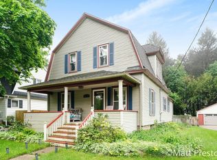 512 E Main St SE, Caledonia, MI 49316