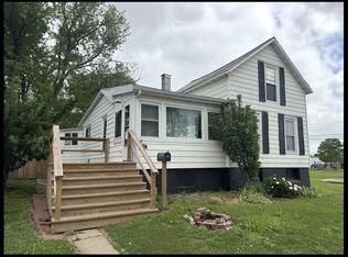 107 Main St, Macon, MO 63552