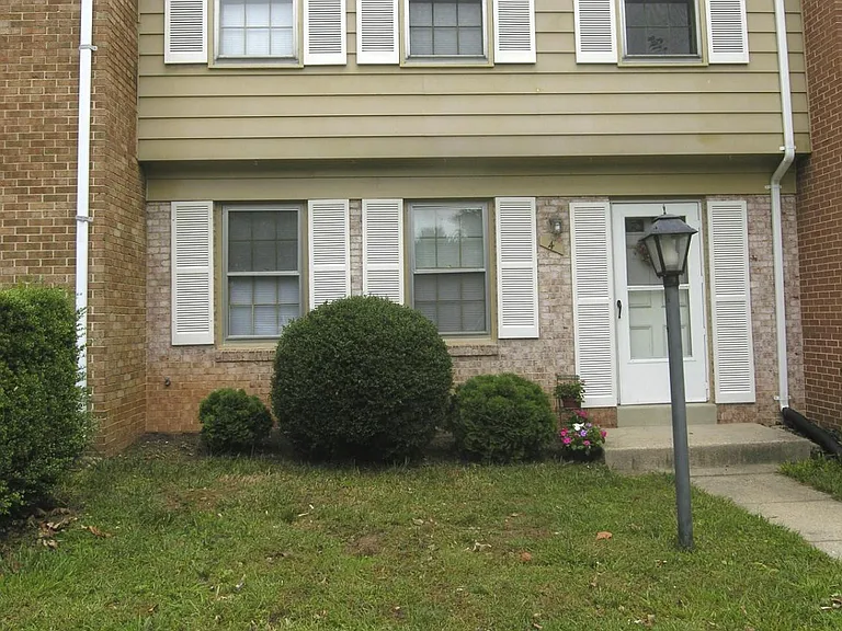 4 Chantilly Ct — Photo 15