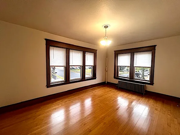 446 Appleton St #3R, Holyoke, MA 01040