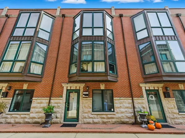 2052 W Armitage Ave #C, Chicago, IL 60647