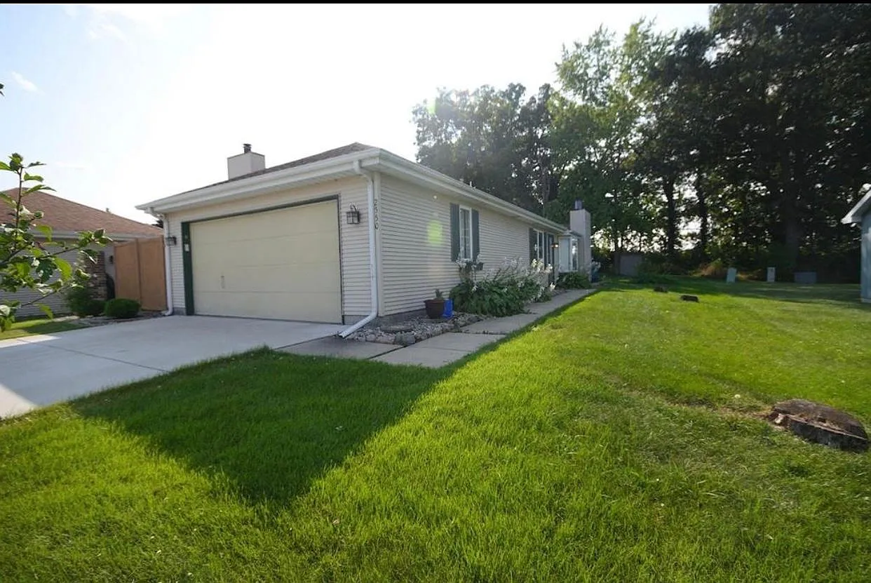 2550 Harvest Dr — Photo 1