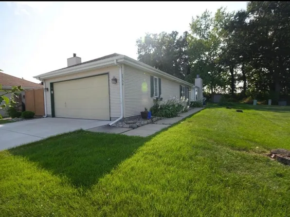 2550 Harvest Dr, Crown Point, IN 46307