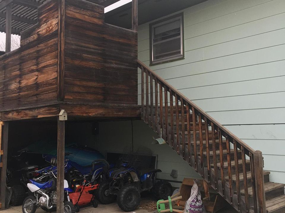 313 9th St, Chinook, MT 59523 Zillow