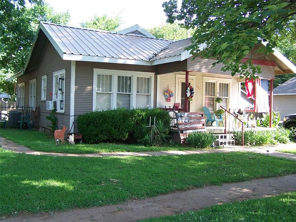 1st image of 707 E Charles Ave
