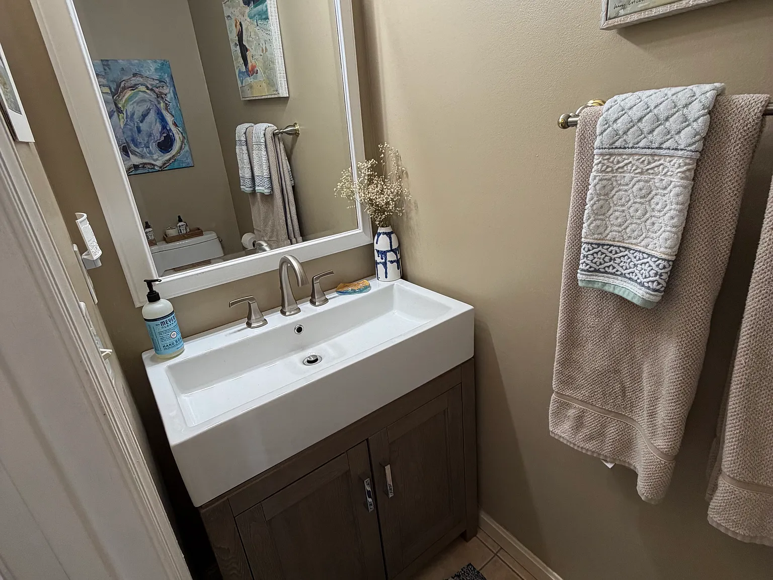4 bed, 2.5 bath, 2200 sqft, $3,600 — Photo 2