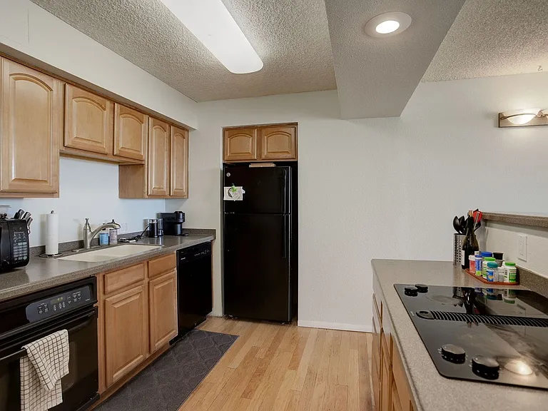 1020 15th St #23L — Photo 8