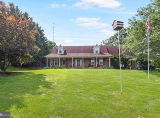 2880 Seitzville Rd, Seven Valleys, PA 17360