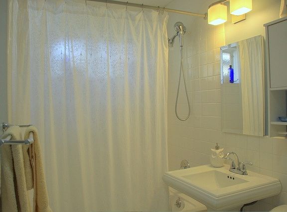 Bath with jetted tub