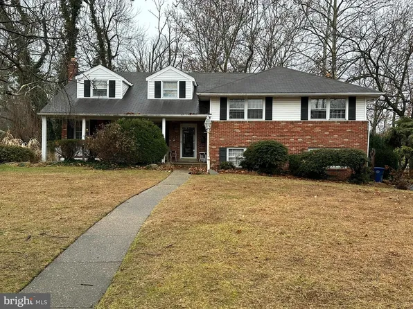 410 Wayne Dr, Cinnaminson, NJ 08077