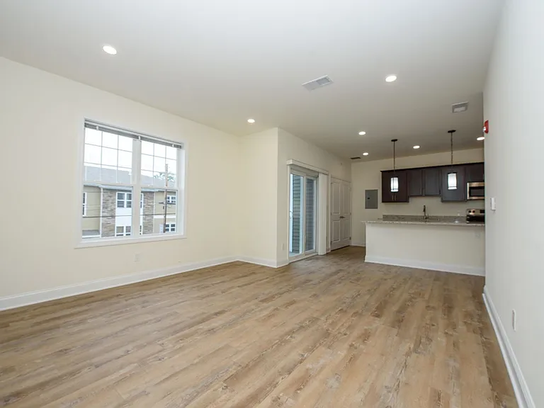 1040 Broadway #201 — Photo 10