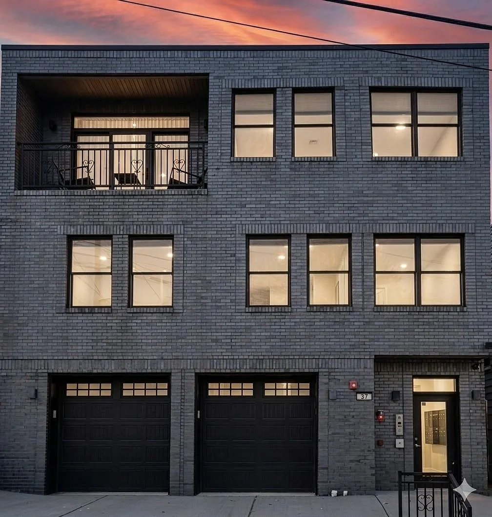 3 bed, 2.0 bath, 1180 sqft, $3,350 — Photo 1