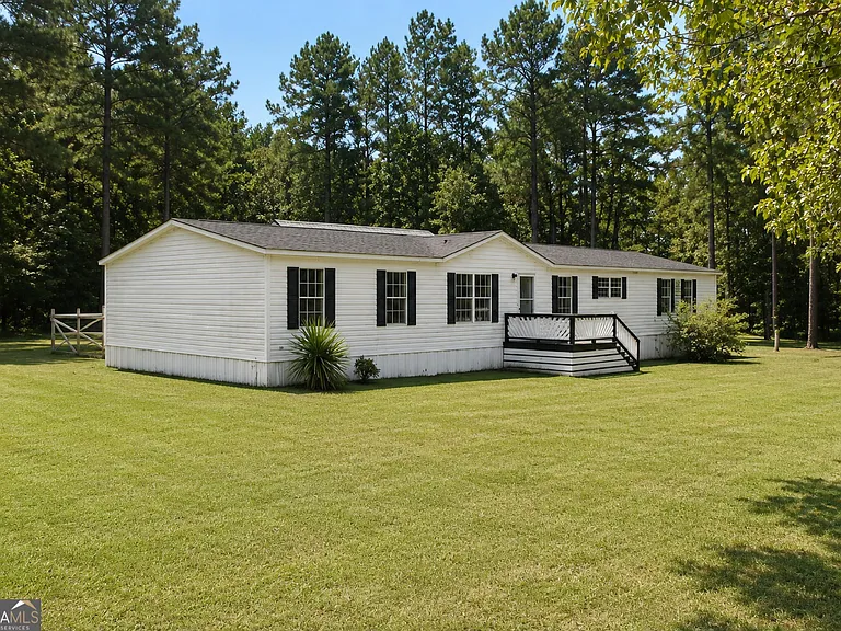 2296 Indian Trail Rd — Photo 2