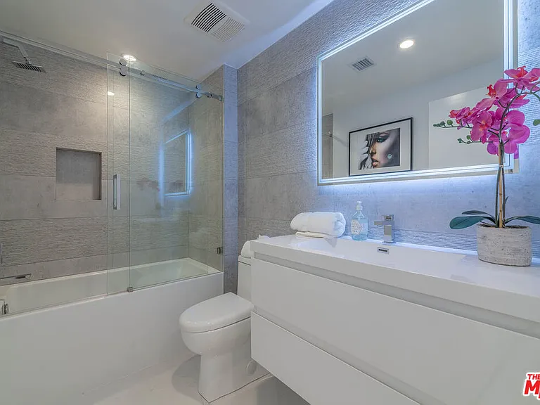 1214 N Sycamore Ave — Photo 10