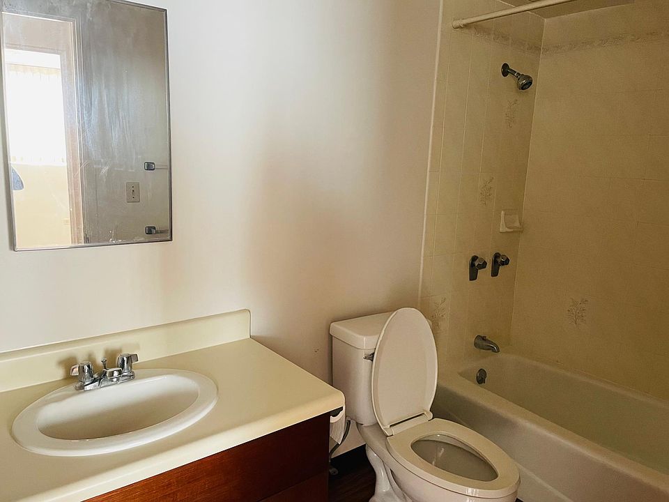 2nd image of 912 Lehua Ave #207